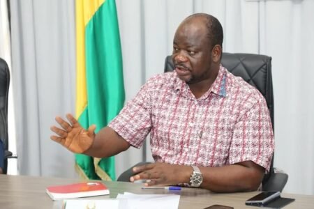 Rénovation du stade du 28 septembre : ‘’les travaux sont presque terminés’’, annonce le ministre Bogola Haba