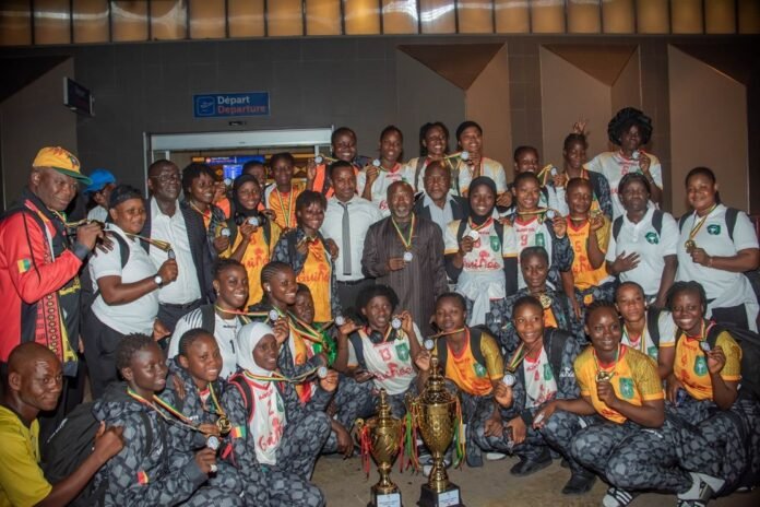 Les cadettes et les juniors guinéens rentrent à Conakry avec deux trophées (Handball)