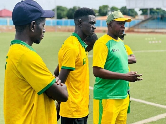 Leandro et son staff remerciés