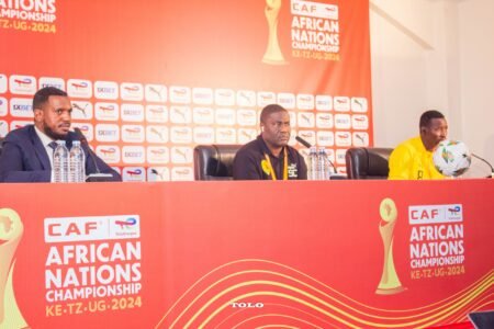 Le Syli prêt à affronter l’Ouganda : ‘’les jeunes ont envie de se montrer, ils ont faim’’, selon le coach Souleymane Abedi Camara