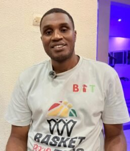 Sport : Alpha Aguibou Diallo, le basketteur qui a fait de son succès un tremplin pour la jeunesse guinéenne. (Interview)