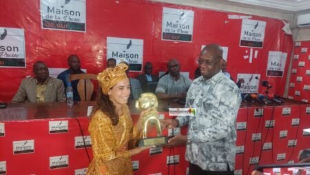 Nimba d’or Spécial Transition: la judokate Mariana reçoit son trophée de la meilleure sportive féminine de Guinée