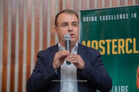 Masterclass à Conakry : Liliane Gatounes initie journalistes et étudiants à l’art du commentaire sportif en direct